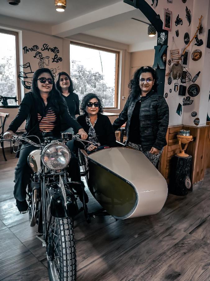 Throttle Shrottle Moto Hostel Manāli Esterno foto